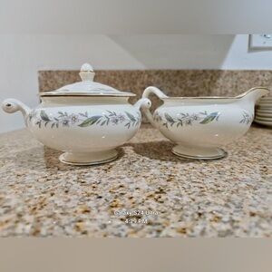 Vtg Homer Laughlin Eggshell Nautilus USA Porcelain Sugar Bowl & Creamer Set